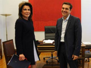 Τον τελευταίο καιρό, όμως, η ΑΟΖ και οι ενεργειακοί της πόροι ενδιαφέρουν άμεσα τόσο τον κ. Θεοδ. Αγγελόπουλο και την σύζυγό του Γιάννα, όσο και την εφοπλιστή κ. Βαγγέλη Μαρινάκη, που επιθυμεί να διαφοροποιήσει τις επιχειρηματικές του δραστηριότητες.