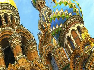 Στο επίπεδο αυτό, η Γαλλίδα συγγραφέας και καθηγήτρια επισημαίνει ότι είναι δύσκολο, για την ώρα, να εκτιμήσει κανείς τις ζημιές που αντιπροσωπεύει η πολιτική του Κρεμλίνου για την γαλλική ασφάλεια και την ευρωπαϊκή ολοκλήρωση. Πλην όμως, τα ιδεολογικά τραύματα είναι ξεκάθαρα και σε μεγάλο βαθμό ορατά.