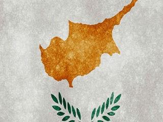 Από πλευράς της, η Ρομπέρτα Μέτσολα αναγνώρισε τις προσπάθειες που καταβάλει ο πρόεδρος Χριστοδουλίδης για επίλυση του Κυπριακού, τονίζοντας ότι το Ευρωπαϊκό Κοινοβούλιο θα συνεχίσει να στηρίζει τις προσπάθειες για λύση εντός του συμφωνημένου πλαισίου των Ηνωμένων Εθνών, στη βάση της διζωνικής δικοινοτικής ομοσπονδίας.