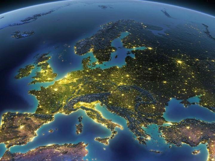 Η εκτόξευση του DUTHSat-2 αποτελεί μόνο την αρχή. Ήδη προγραμματίζεται η εκτόξευση δύο ακόμη ελληνικών CubeSats μέχρι το τέλος του 2025, από κοινοπραξίες ελληνικών εταιρειών, οι οποίες συμμετέχουν ενεργά στην κατασκευή και αποστολή νέων δορυφόρων με ειδικό επιχειρησιακό και ερευνητικό ρόλο.
